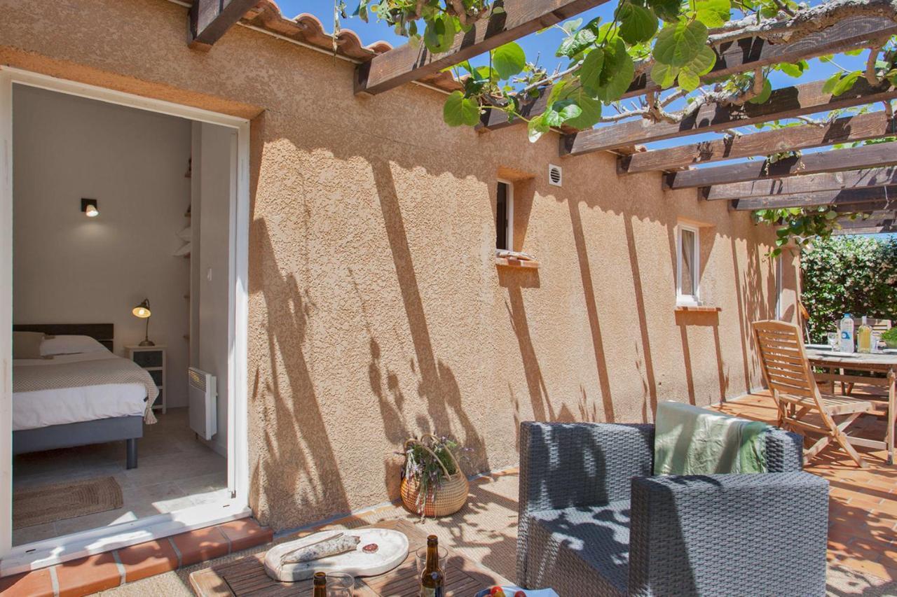 maison kiwi avec piscine chauffée terrasse jardin et bbq à Calvi Calvi  Extérieur photo