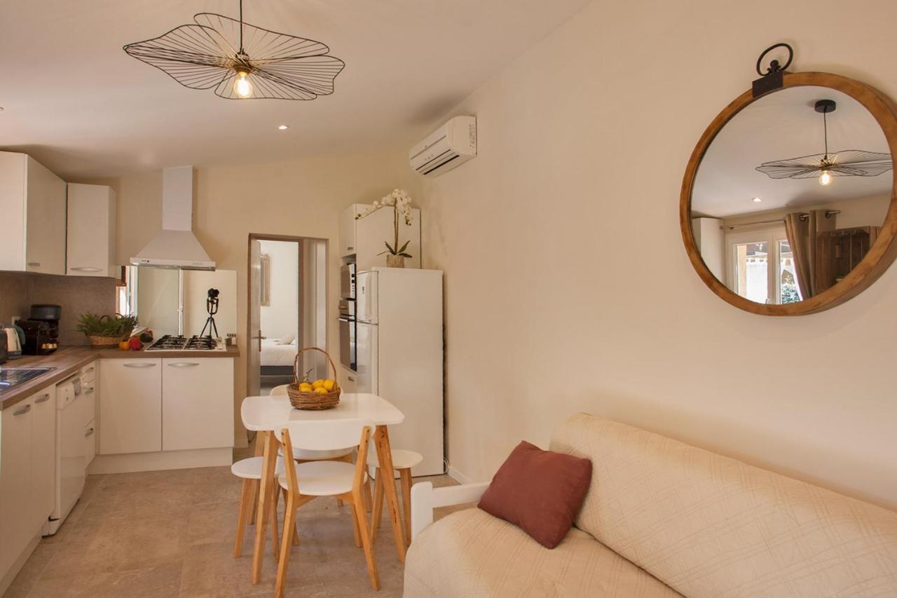 maison kiwi avec piscine chauffée terrasse jardin et bbq à Calvi Calvi  Extérieur photo